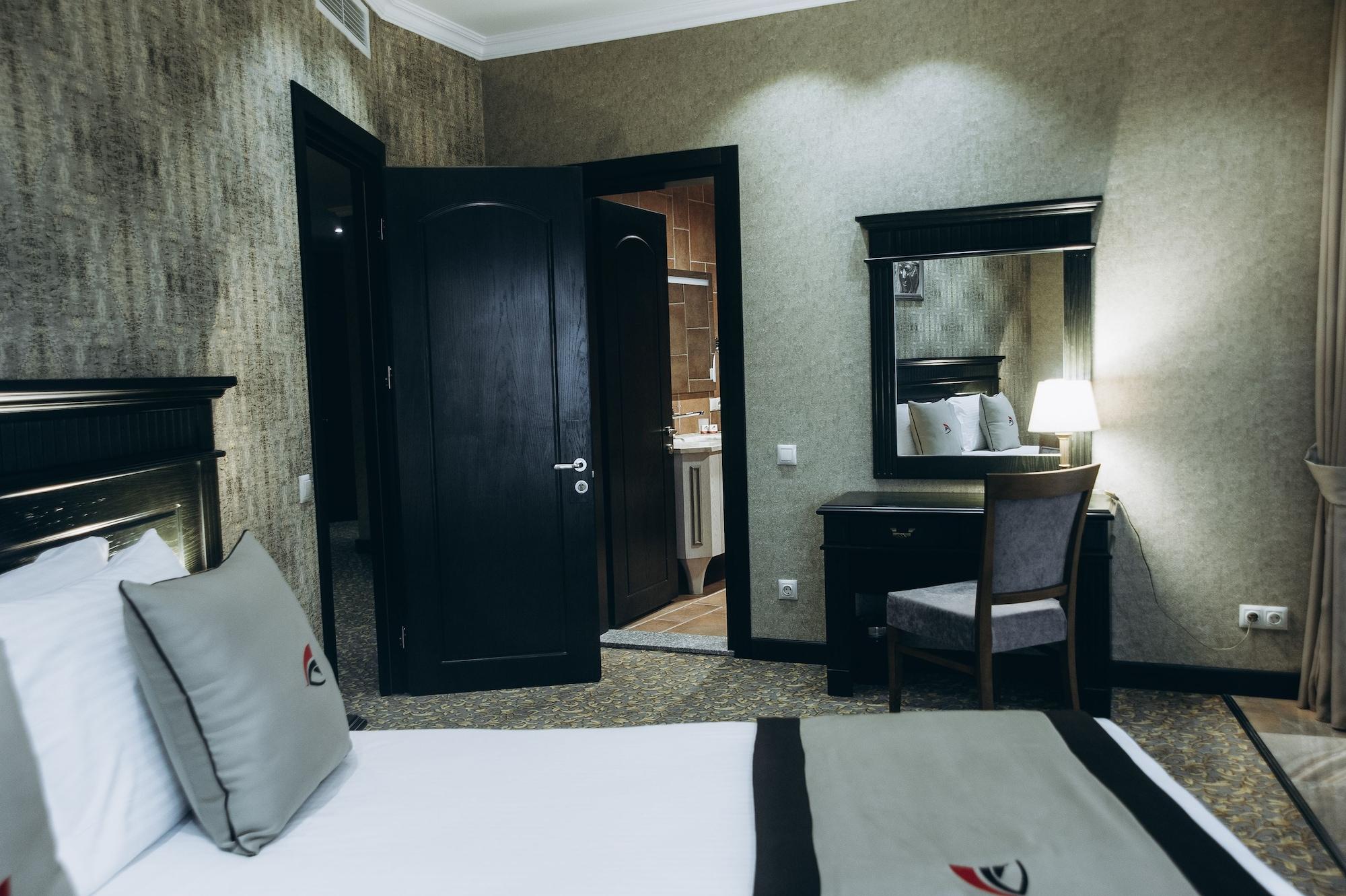 Colosseum Marina Hotel Batumi Ngoại thất bức ảnh