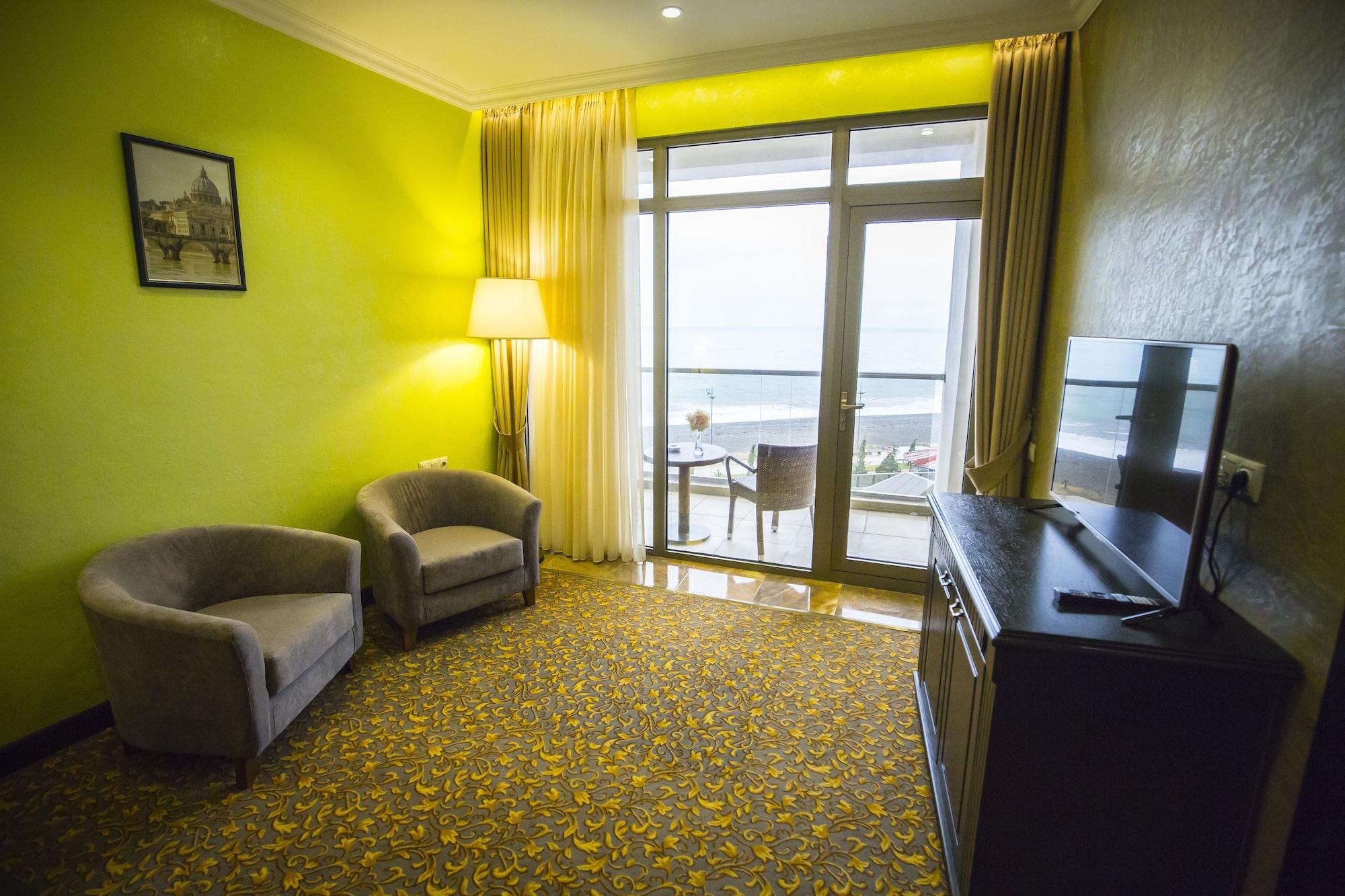 Colosseum Marina Hotel Batumi Ngoại thất bức ảnh