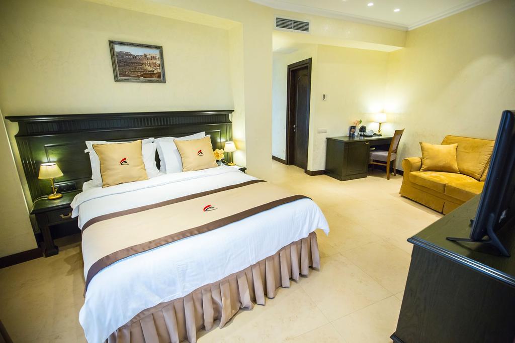 Colosseum Marina Hotel Batumi Phòng bức ảnh