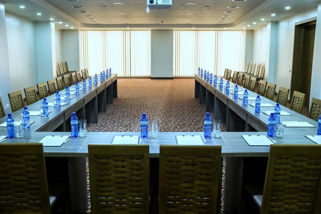 Colosseum Marina Hotel Batumi Ngoại thất bức ảnh