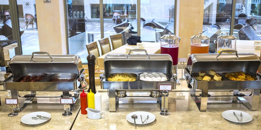 Colosseum Marina Hotel Batumi Ngoại thất bức ảnh