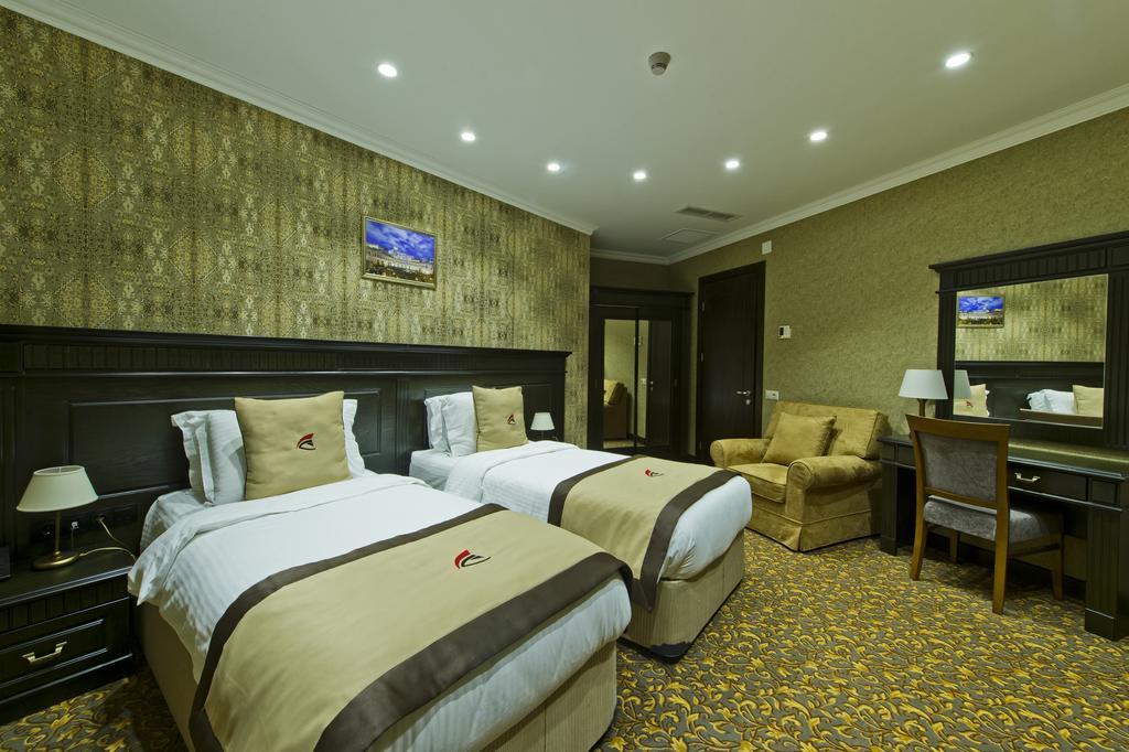 Colosseum Marina Hotel Batumi Ngoại thất bức ảnh