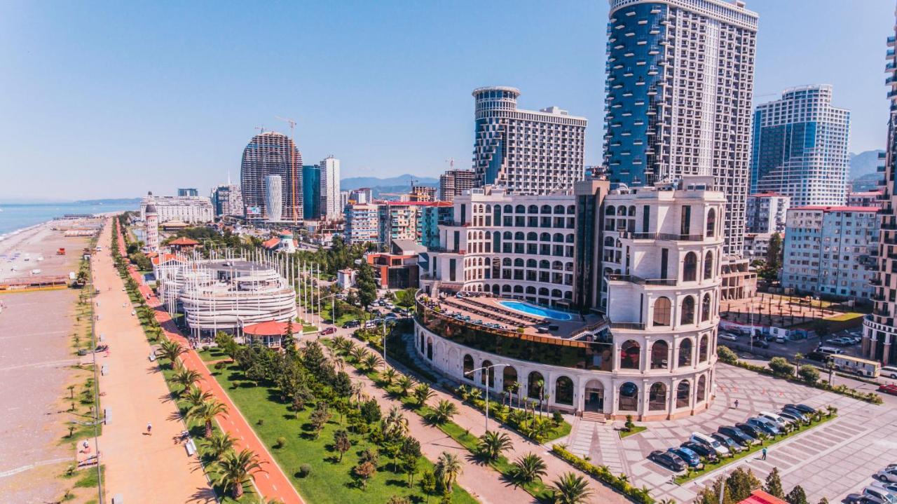 Colosseum Marina Hotel Batumi Ngoại thất bức ảnh